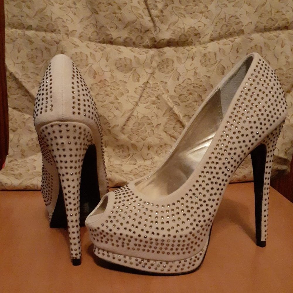 NWT stiletto heels